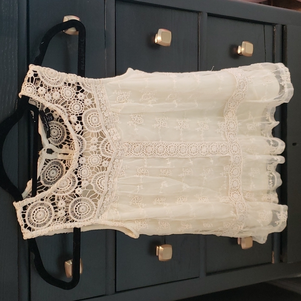 MONTEAU XS cream lace overlay sleeveless top NWOT - Picture 1 of 4